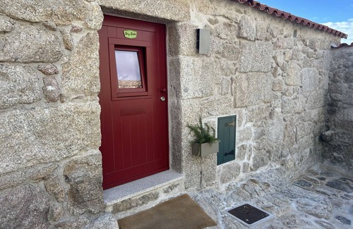 Sortelha Apartamento | a one-bedroom accommodation unit with a floor area of 25 m