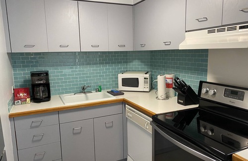 Diamond Head - Kapahulu - St. Louis Condominio | Una joya de un dormitorio en el Diamond Head Beach Hotel - Queen Suite 602 Sleeps 4