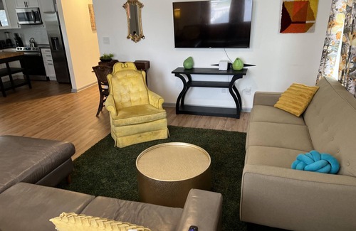 Indianapolis Casa | A One Level, 4BR Delite Amazing Great Room