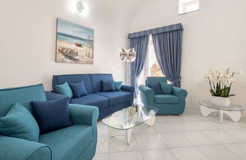 Chiesa Nuova Villa | UNA VILLA PANORÁMICA MODERNA EN POSITANO CON PISCINA PRIVADA