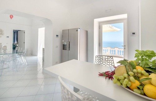 Chiesa Nuova Villa | UNA VILLA PANORÁMICA MODERNA EN POSITANO CON PISCINA PRIVADA