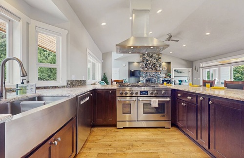 Camano Island Casa | A panoramic Pacific Northwest retreat with unforgettable views