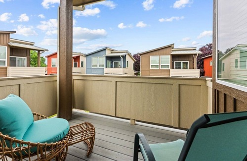 Boise Villa | A park-like setting in this BRAND NEW build near the river