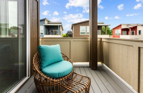 Boise Villa | A park-like setting in this BRAND NEW build near the river