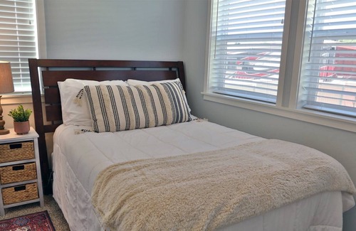Boise Villa | A park-like setting in this BRAND NEW build near the river