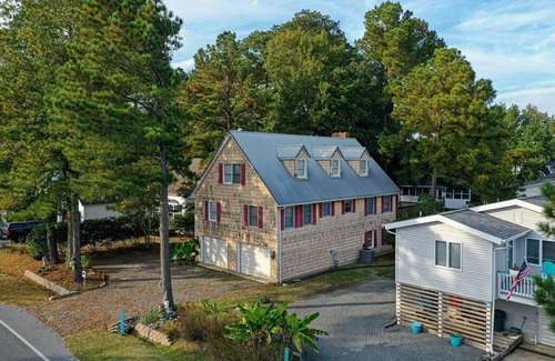 Ocean Pines Casa | A Pawfect Salty Hideaway-Non Group Rental-4 Bedrooms, 3 Bathrooms, Sleeps 8