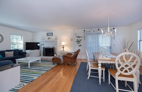 Ocean Pines Casa | A Pawfect Salty Hideaway-Non Group Rental-4 Bedrooms, 3 Bathrooms, Sleeps 8
