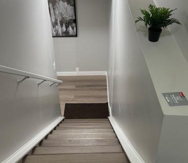 Calgary Apartamento | A Peaceful Cozy and Sparkling Suite in a very Serene Atmosphere