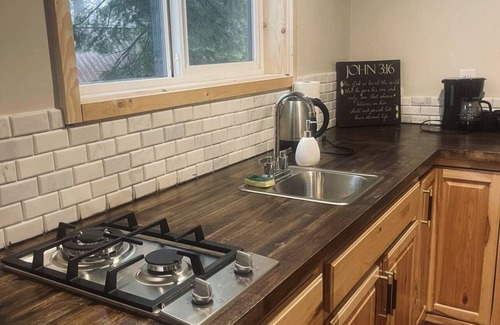 Echo Lake Cabina | A peaceful escape, a Mini cabin near Sierra ski resort in Lake Tahoe