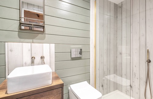 Waterlooville Cabaña | 2 bedroom accommodation in Worlds End, near Hambledon