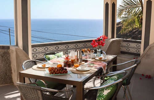 Tabua Casa | A peaceful, relaxing place with privileged view of the sea.