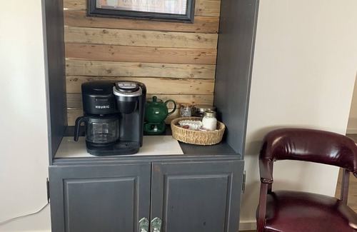 South Lethbridge Casa | A Peaceful Retreat close to a lake, walking paths, golf, shopping and hospital.