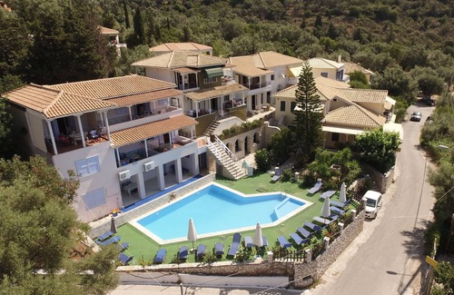 Mikros Gialos Apartamento | Una suite penthouse en el hotel Eptanisa