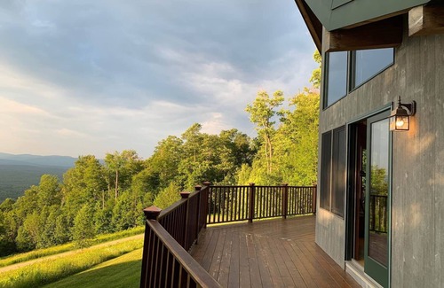 Stratton Mountain Casa | A PERFECT POST-N-BEAM IN THE CLOUDS OVER STRATTON