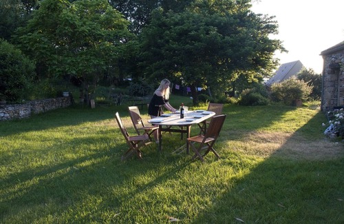 Marnac Casa | Una casa perigordiana con un hermoso jardín y una piscina.