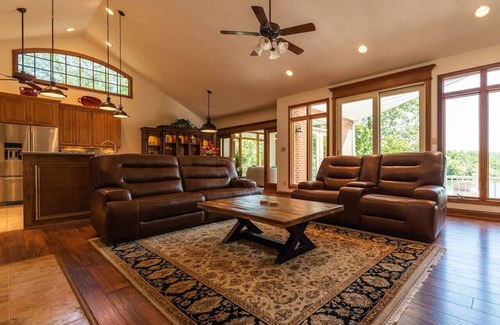 Tellico Village Casa | A Pet Friendly Luxury Lakefront Escape