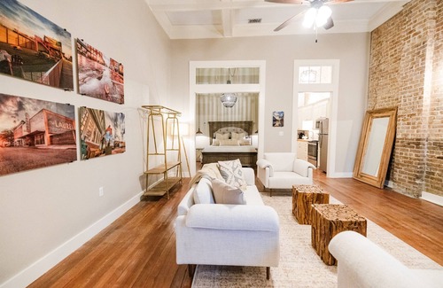 Laurel Apartamento | A Picture-Perfect Stay in Downtown Laurel
