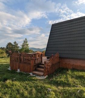 Zlatibor Chalet De Esquí | A Pine vikendica u srcu Zapadne Srbije