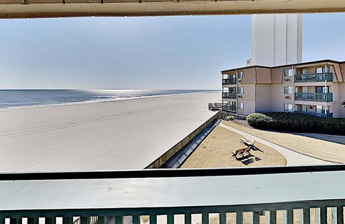 The Dunes Condominio | A place at the beach III 9530-2H, Oceanfront Bliss Awaits in Myrtle Beach