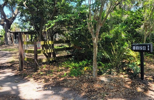 Limona Improvement Cabina | A place to be surrounded by nature within the city.
