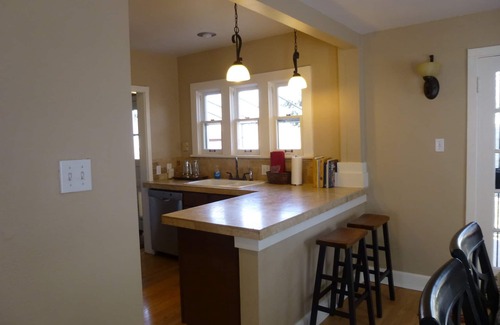 South Park Hill Casa | ¡Un lugar para llamar a casa! Bungalow con encanto situado en el centro de casi todo!