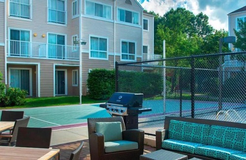 Westborough Casa | A Place You''ll Surely Enjoy! Free Parking, Pets Allowed, Onsite Swimming Pool