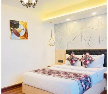Varanasi Hotel | A Premium Luxury Valley View 'Hotel Broadway Boutique Mall Road Darjeeling' - Near Chowrasta And Chauk Bazar - Prime Location - Best Seller in City