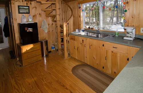 Vienna Casa | Un santuario privado de 7 acres en la isla Flying Pond en el pintoresco lago de Maine