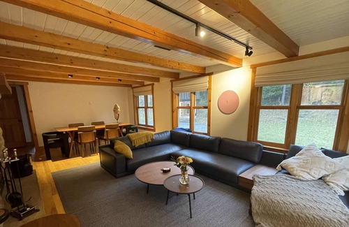 Lyndon Cabina | A Private Retreat Nestled in the Forest