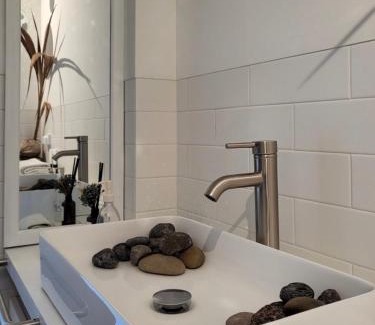 Aewol Casa | A private space in the western village of Jeju, where you can see the ocean of Aewol and Hallasan, pet-friendly