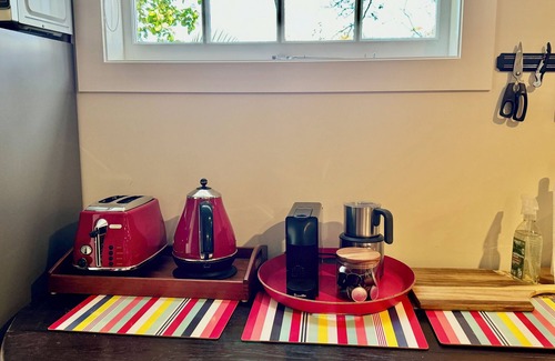 Parnell Apartamento | A private studio on Hobson Bay in historic Parnell. Central Auckland.