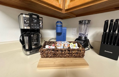 Auburn Condominio | A quick 1/2 block from campus perfect location WALK to Football Games