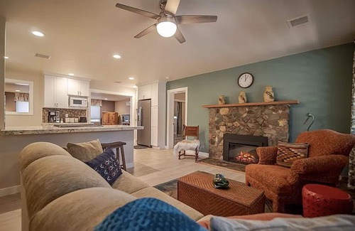 Prescott Casa | A Quick 5 Minute Drive to the Square!