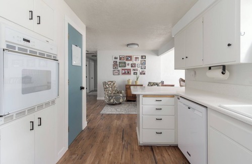 Springfield Casa | A quiet haven minutes away from highway access.