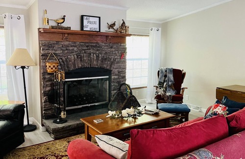 Maynardville Casa | A quiet hideaway close to Norris Lake just a half mile to Hickory Star Marina.
