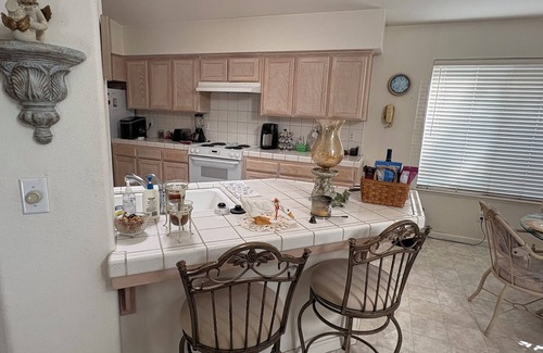 Fresno Casa | A Quiet, Home Away from Home!