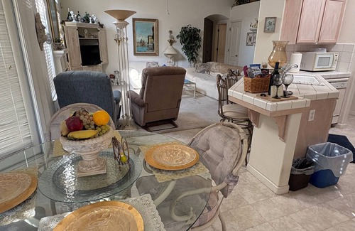 Fresno Casa | A Quiet, Home Away from Home!