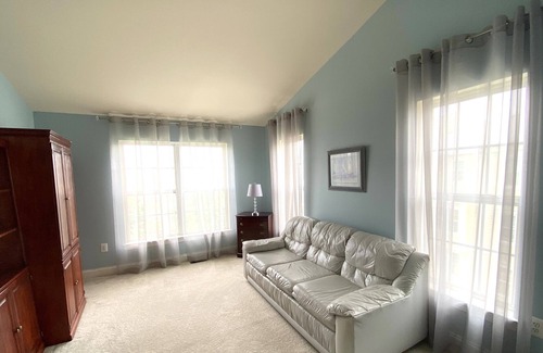 Gaithersburg Condominio | A Quiet Luxury Condo in Kentlands - Walk to Restaurants, Movie Theater, Shops
