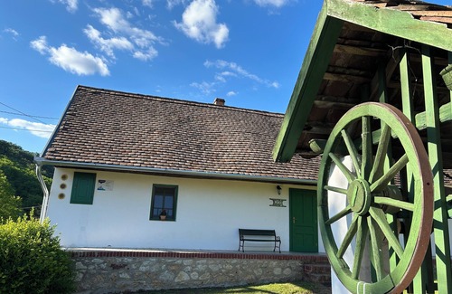 Magyaregregy Otro | A quiet, peaceful and cool guest house in Hungary.