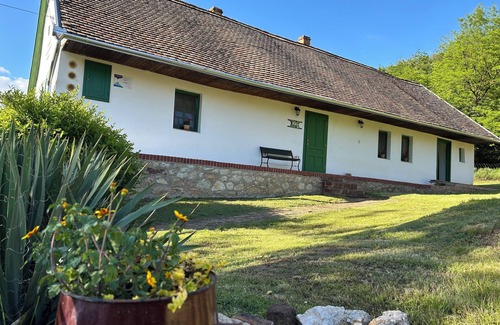 Magyaregregy Otro | A quiet, peaceful and cool guest house in Hungary.