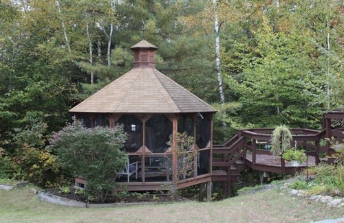 Sandwich Casa | A quiet, secluded getaway, yet still close to everything!
