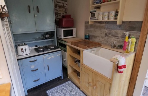Crawcrook Cabaña | A Unique Cottage that's also a Vintage Shop!