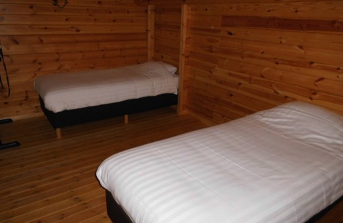 Cherain Cama Y Desayuno | Un auténtico B&B occidental de antaño en las Ardenas, habitación para 4 personas, baño privado