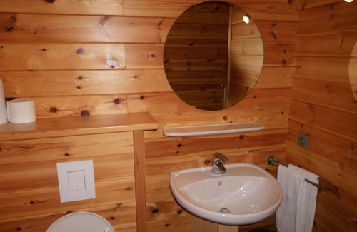 Cherain Cama Y Desayuno | Un auténtico B&B occidental de antaño en las Ardenas, habitación para 2 huéspedes, baño privado