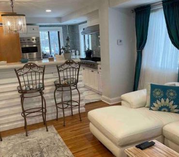 Washington Square West Apartamento | A Regal Retreat- Exclusive Parking, Prime Location