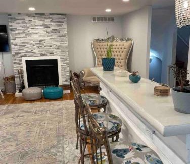 Washington Square West Apartamento | A Regal Retreat- Exclusive Parking, Prime Location