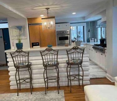 Washington Square West Apartamento | A Regal Retreat- Exclusive Parking, Prime Location