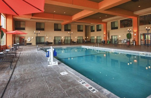 Lake Elmo Casa | A Relaxing and Romantic Staycation W/ WiFi