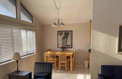 Manchester Casa | Una casa de descanso completo con bañera de hidromasaje, chimenea, satélite, y abundancia de puntos de vista