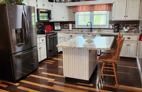 Elizabethton Casa | A relaxing, peaceful stay awaits you in the mountains of East Tennessee!